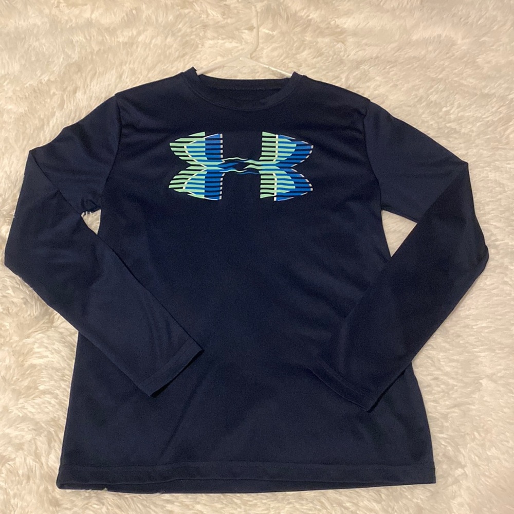 Boys blue under armor shirt M